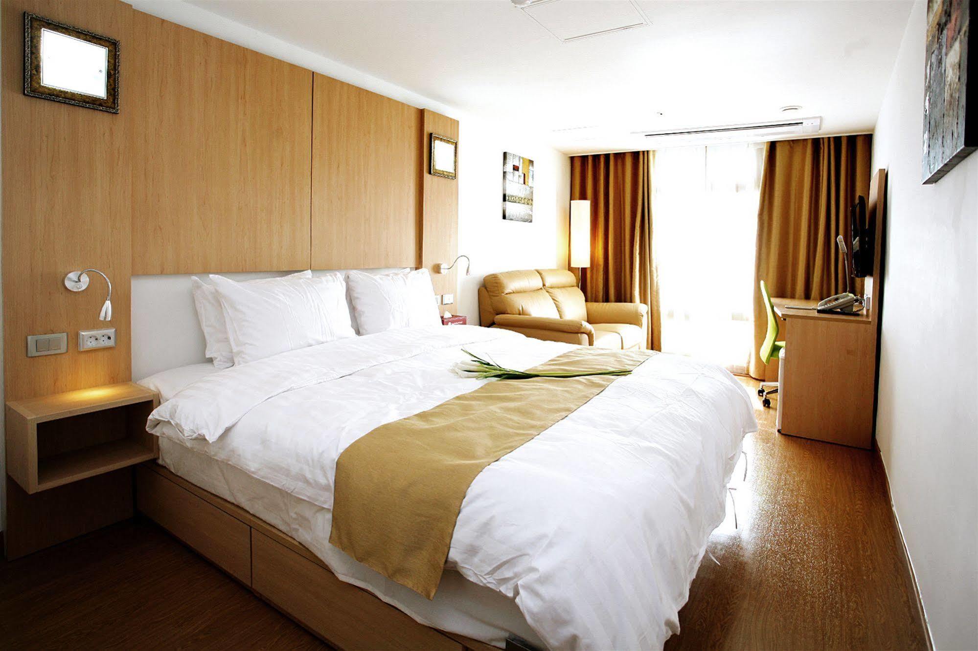 Gunsan Apple Tree Hotel Екстериор снимка