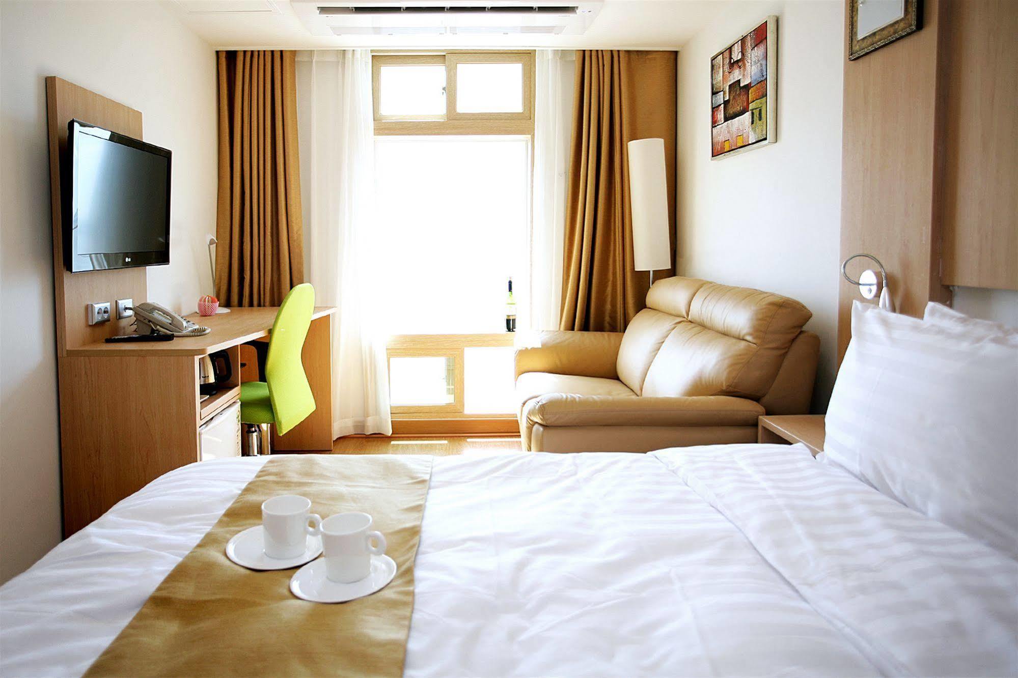 Gunsan Apple Tree Hotel Екстериор снимка