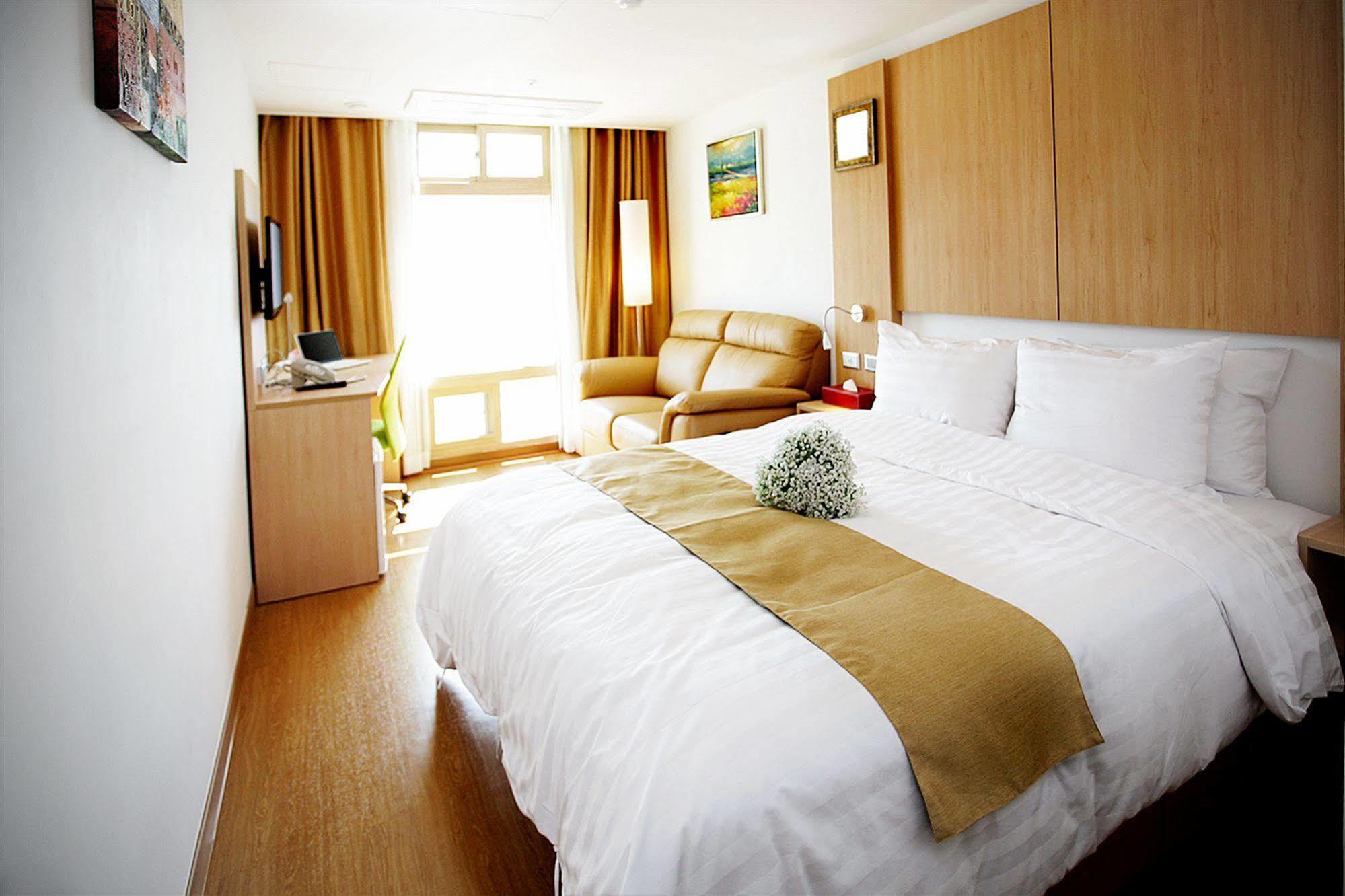 Gunsan Apple Tree Hotel Екстериор снимка